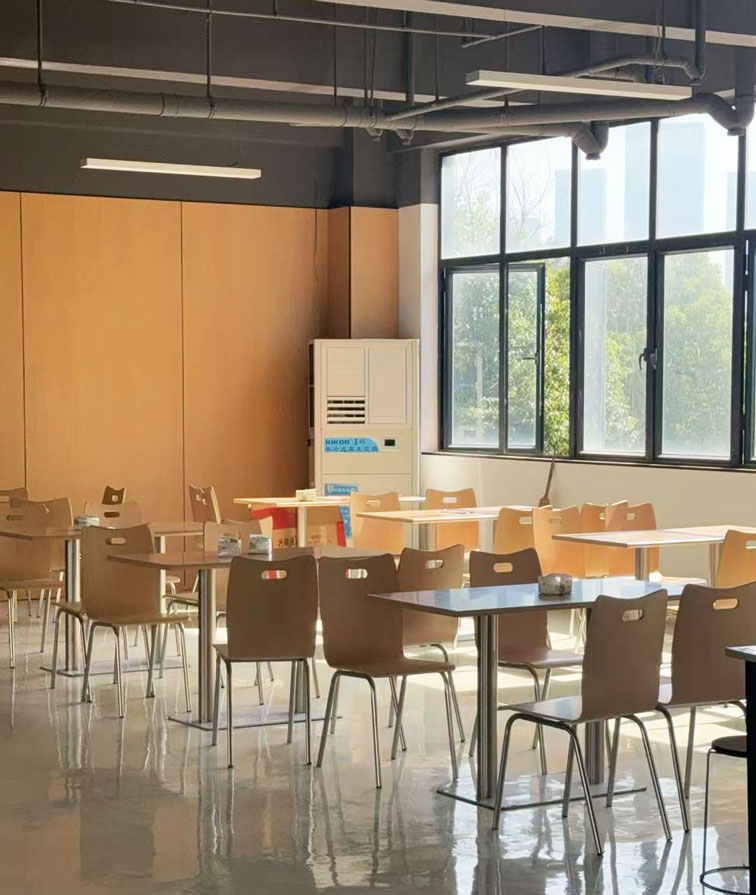 飯?zhí)檬程弥评浣禍?，?yīng)用蒸發(fā)冷省電空調(diào)-立式軸流款