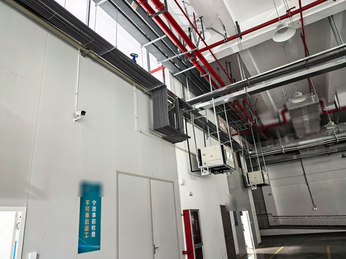 半導體生產(chǎn)車間整體控溫降溫，應用工業(yè)蒸發(fā)冷省電空調(diào)臥式射流機