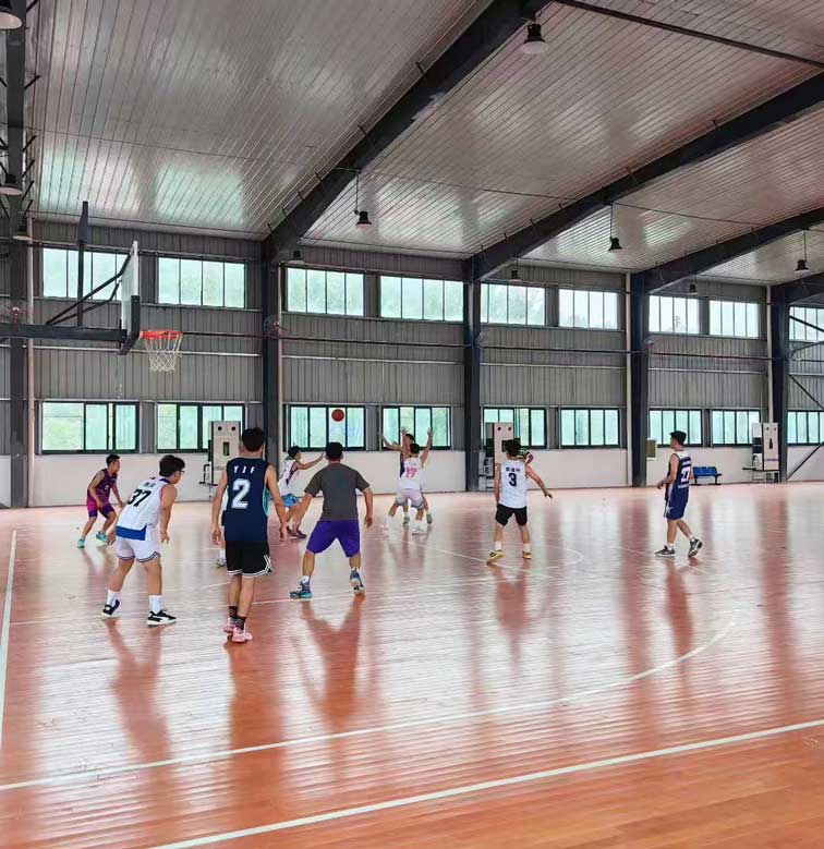 籃球館整體制冷降溫，安裝蒸發(fā)冷省電空調(diào) - 立式射流機(jī)